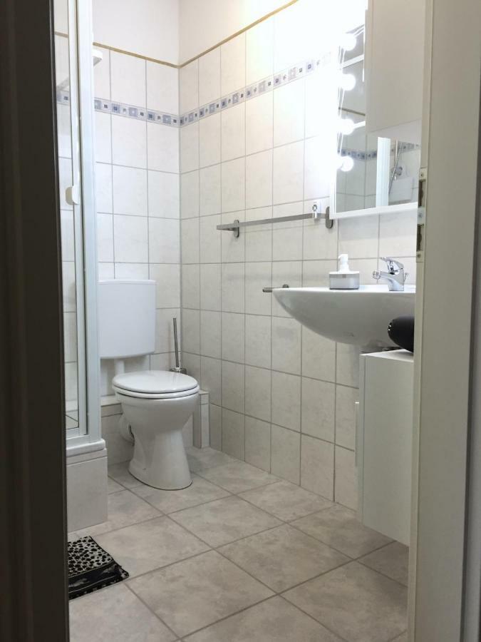 Grosses Helles Zimmer + Eigenes Bad Hamburg Eksteriør bilde